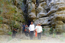 Jokowi dan Iriana Susuri Gua Batu Cermin di Labuan Bajo yang Indah