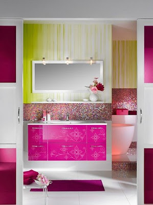 Bathroom Wallpaper on Home Design  Colorful Bathroom Wallpaper