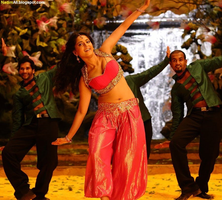 anushka-shetty-hot-2010