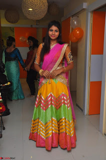 Lucky Sree in dasling Pink Saree and Orange Choli DSC 0321 1600x1063.JPG