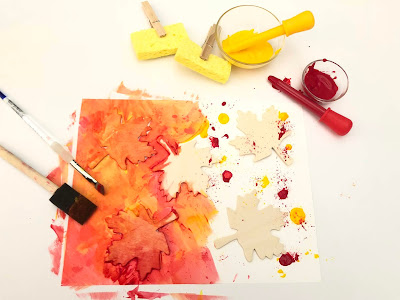 Make beautiful autumn leaves with this color mixing art project for kids