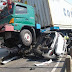 Truk Tabrak Pemotor dan Lindas Honda Mobilio, Kecelakaan di Semarang
