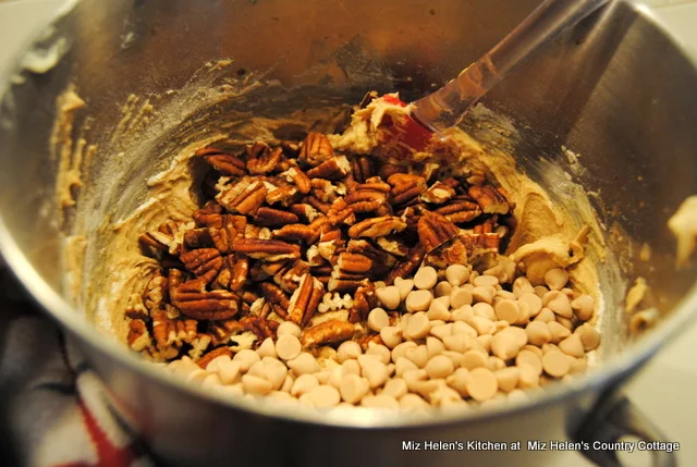 Salty Caramel Pecan Cookies at Miz Helen's Country Cottage