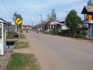 Depan jalan Dayung