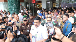 Kajari Medan Bersama Forkopimda Dampingi Wali Kota Bobby Nasution Segel Mall Centre Point
