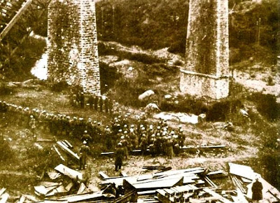 Αποτέλεσμα εικόνας για 1942: Ανατινάζεται η γέφυρα του Γοργοποτάμου από άγγλους κομάντος και έλληνες