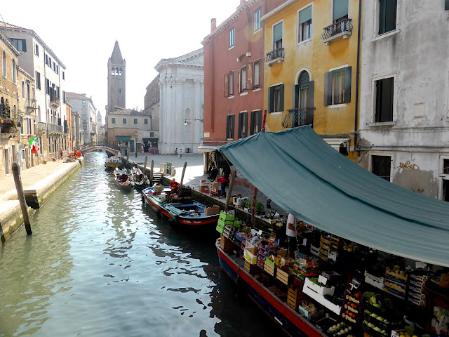 venezia-barca-fruttaverdura