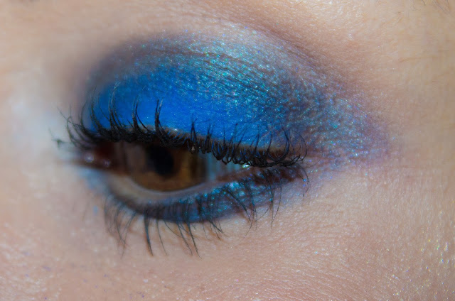 maquillage-bleu-electrique-marc-jacobs-smartorial