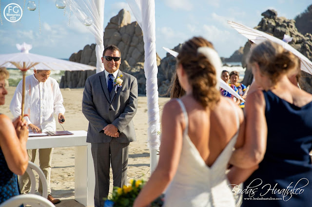 boda en playa, beach wedding, Oaxaca, México, Bodas Huatulco, Wedding Planner