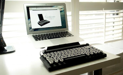 Bluetooth Typewriter Keyboard, Vintage Typewriter Inspired Wireless Mechanical Keyboard