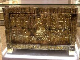 Holy Chest that contains many and varied relics. It rests in the town where King Alfonso II the Chaste built a shrine to house it and there it can be seen even today as it was well over a millennium ago