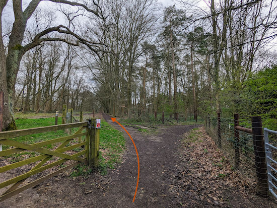 Turn left, still on Wheathampstead footpath 38