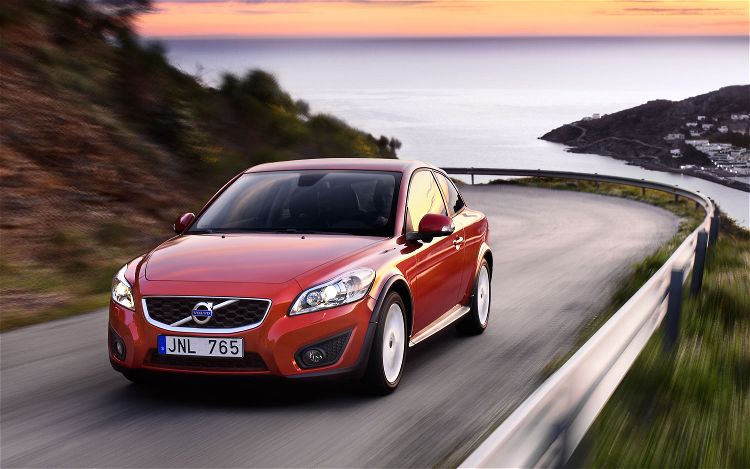 2011 Volvo C30 T5 and C30 T5 R-Design