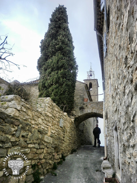 FAUCON (84) - Village médiéval