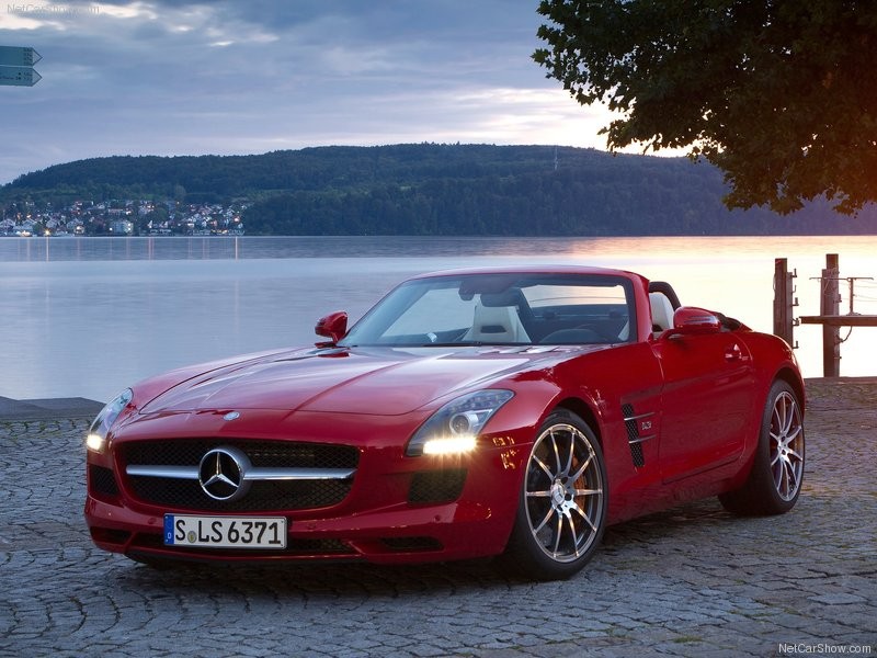 Mercedes SLS AMG pictures and videos