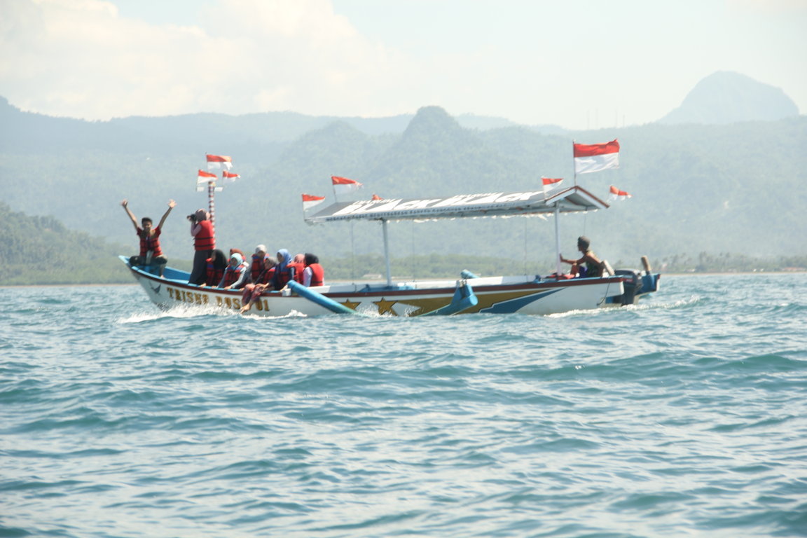 Teluk Prigi, Pesona Pantai Selatan