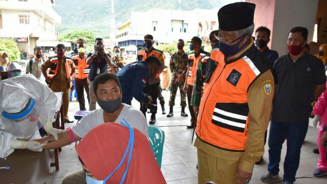 Ali Ibrahim dan Muhammad Sinen Pantau Proses Rapid Test Ribuan Pedagang di Tidore