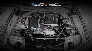 來自澳洲的汽車改裝品牌VAITRIX麥翠斯有最廣泛的車種適用產品，含汽油、柴油、油電混合車專用電子油門控制加速器，還能搭配外掛晶片及內寫，高品質且無後遺症之動力提升。外掛晶片可以選配由專屬藍芽App–AirForce GO切換一階、二階、三階ECU模式。  外掛晶片及電子油門控制器不影響原車引擎保固。搭配VAITRIX不眩光儀錶，渦輪壓力/水溫/油溫等應有盡有，使用原廠感知器對接，數據呈現100%正解，提升馬力同時監控愛車狀況。  增壓型油門加速器Wise Gain Pedal可以讓渦輪車款提升增壓值，實現增加馬力！旋鈕方式讓模式切換更方便快速！  最佳性能提升就選擇專用水噴電腦及套件，降溫效果最好，性能穩定提升，正確使用動力加倍不傷引擎。  在VAITRIX動力升級，完整實現客製化調校，根據車況、已改裝硬體與客戶需求調整程式。搭配馬力機驗證與HP TUNERS數據流，讓改裝沒有後顧之憂！  適用品牌車款： Audi奧迪、BMW寶馬、Porsche保時捷、Benz賓士、Honda本田、Toyota豐田、Mitsubishi三菱、Mazda馬自達、Nissan日產、Subaru速霸陸、VW福斯、Volvo富豪、Luxgen納智捷、Ford福特、Hyundai現代、Skoda速可達、Mini、MG; Altis、crv、chr、kicks、cla45、Focus mk4、 sienta 、camry、golf gti、golf 8、polo、kuga、rav4、odyssey、Santa Fe新土匪、C63s、Elantra Sport、Auris、Mini R56、540i、G63、RS6、RS7、M8、330i、E63、S63、HS、A180、Kamiq、Kodiaq、X3、Macan、Q3...等。   Truck卡車： Mitsubishi Fuso三菱扶桑、Hino日野、DAF達富、IVECO威凱、ISUZU五十鈴、SCANIA斯堪尼亞; Canter堅達、Fighter、Super Great、300 系、700系、CF85、LF45、LF55、L系、G系、R系、S系、Daily、Eurocargo、NQR、NPR、NMR、NRR  Motor重機： BMW寶馬、Ducati杜卡迪、Honda本田、Yamaha山葉、Aprilia阿普利亞、KTM、Husqvarna胡斯瓦那、Kawasaki川崎、Suzuki鈴木; S1000RR、S1000R、R1200GS、R9T、R1200GS、Scrambler、Monster、Panigale、Streetfighter、Supersport、Superbike、XDiavel、Hypermotard、RSV、SMC、Supermoto、Ninja、ZX-12R、ZX-6R、T-Max、Tenere、MT、Hayabusa、V-Strom、GSX-S1000