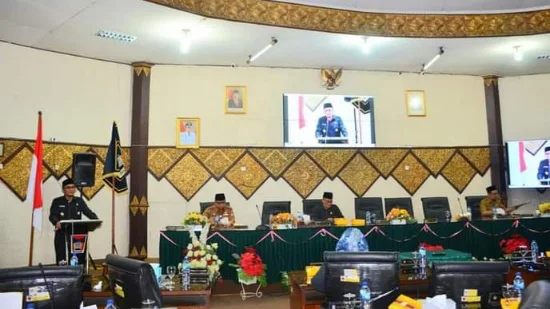 DPRD Kota Padang Gelar Rapat Paripurna Penyampaian Pendapat Akhir Fraksi-fraksi Terkait KUA-PPAS  TA 2023, Ini Kata Wako Hendri Septa