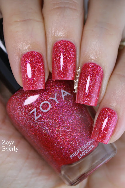 Zoya Everly, Winter Holos