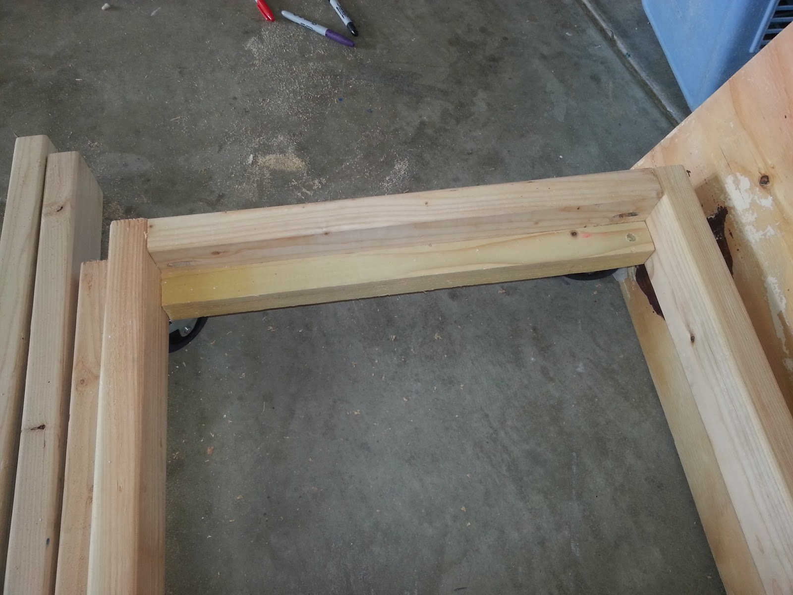  DIY Guy's Projects: Building a Miter Saw Bench - Economical but Beefy