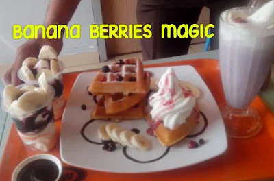http://lialathifa.blogspot.com/2016/03/nikmati-3-menu-banana-berries-magic.html