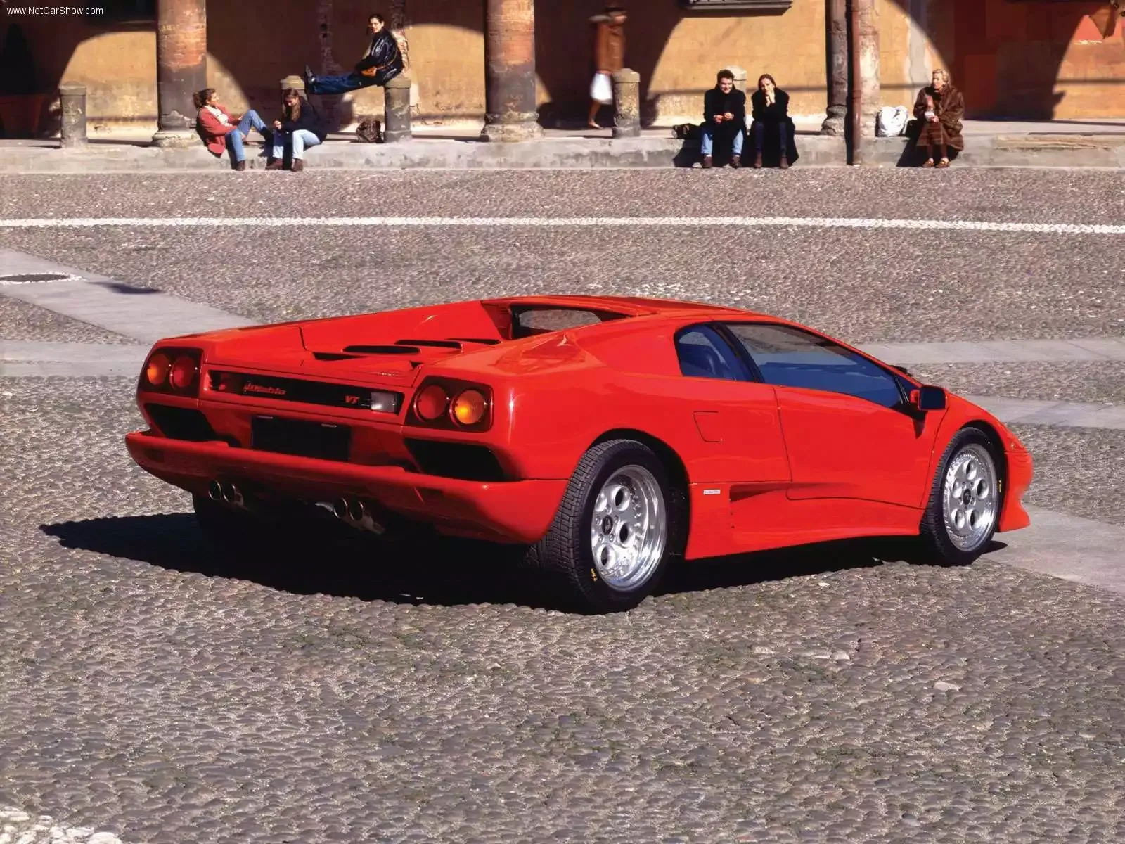 Hình ảnh siêu xe Lamborghini Diablo VT 1993 & nội ngoại thất