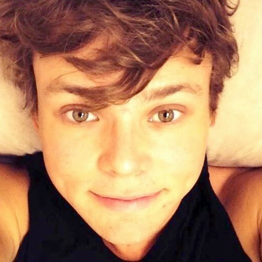 Ashton Irwin.