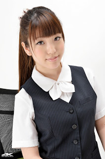 Mizuho Shiraishi Japanese Sexy Model Sexy Office Uniform Photo 9