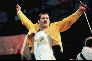 Sacha Baron Cohen volta a ser Freddie Mercury