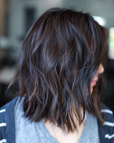 Choppy layers for your shoulder length hair for edgy look