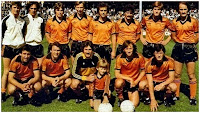 DUNDEE UNITED F. C. - Dundee, Escocia, Gran Bretaña -  Temporada 1981-82 - Hegarty, Pettigrew, Starek, Dodds, Kopel, Holt, Gough, Phillip; Milne, Bannon, McAlpine, Sturrock y Narey - El DUNDEE UNITED FOOTBAL CLUB es un club de fútbol profesional escocés situado en la ciudad de Dundee. Una alineación de la temporada 1981-82