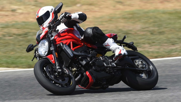 Ducati Monster 1200 R: Again! Ready to bite!