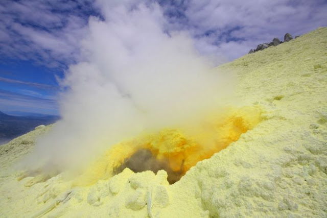 7. Gunung Berapi Sinabung, Indonesia