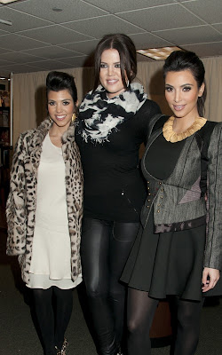 Kim, Kourtney and Khloe Kardashian out at Barnes & Noble