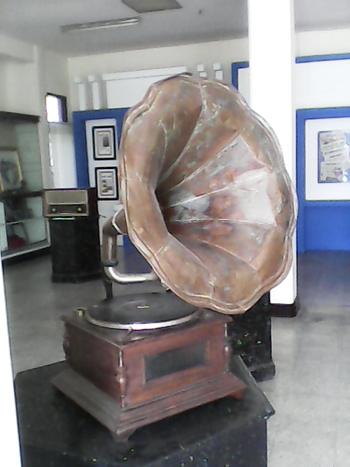 gramofon antik