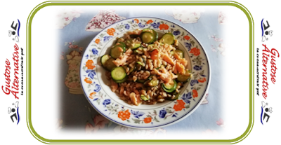 Insalata di farro zucchine e salmone affumicato