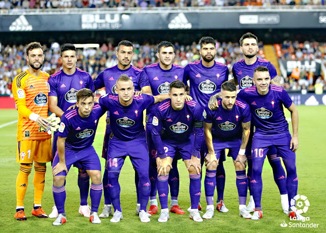 REAL CLUB CELTA DE VIGO - Temporada 2018-19 - Sergio Álvarez, Roncaglia, Gustavo Cabral, Maxi Gómez, Okay Yokuşlu, Néstor Araújo; Fran Beltrán, Lobotka, Hugo Mallo, Juncá y Iago Aspas. VALENCIA C. F. 1 (Batshuayi) R. C. CELTA DE VIGO 1 (Iago Aspas). 26/09/2018. Campeonato de Liga de 1ª División, jornada 6. Valencia, estadio de Mestalla.