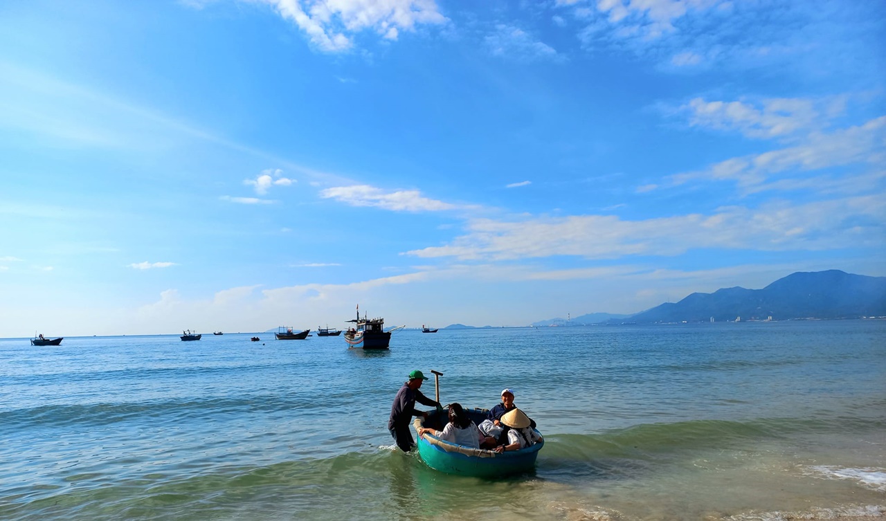 Hấp dẫn nét hoang sơ làng chài ven biển ở Ninh Hòa