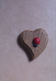 Coccinella in lana e legno  / Wool and wood ladybug  - lanaelegno.blogspot.it