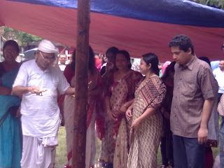 Lake Gardens Peoples' Association Sarbojanin Durgotsab, NETK, Khuti Puja