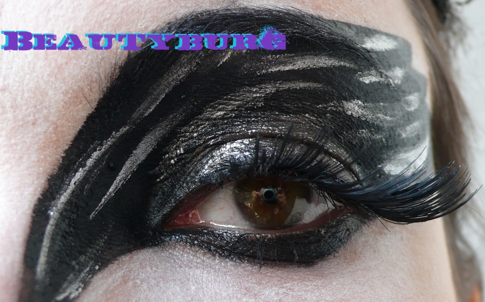 black swan makeup. The Black Swan Eye.
