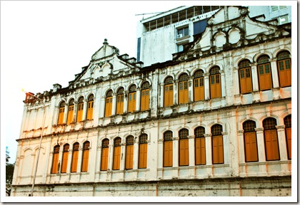 Medan Pasar Yellow Windows