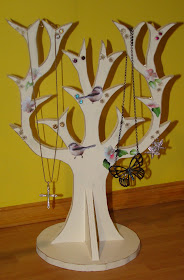 Make a Wooden Shabby Chic Jewellery Tree