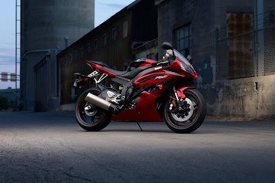 2011 Yamaha YZF-R6 Wallpaper