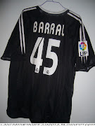 2ª camiseta Real Madrid 2004/2005. Adidas. 45 Barral.