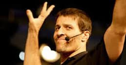 Tony Robbins, diễn giả số 1 thế giới về huấn luyện đỉnh cao.