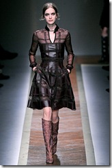 Valentino Ready-To-Wear Fall 2011 Runway Photo 22