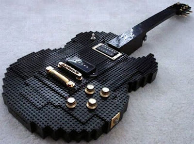 unusual guitar Seen On http://hanyapondokusang.blogspot.com/