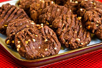 Flourless and almost sugar-free cookies